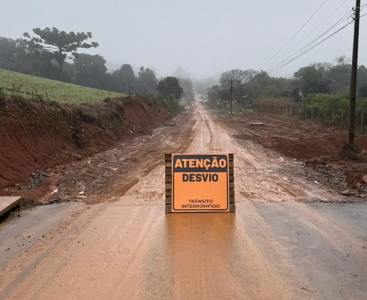Trecho da Avenida Júlio Anzanello será totalmente bloqueado para execução de obra de drenagem
